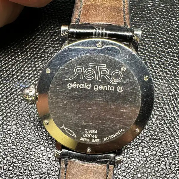 Gerald Genta Retro – fond gravé Fond de boîte Retro Gerald Genta – contrôle d’étanchéité
