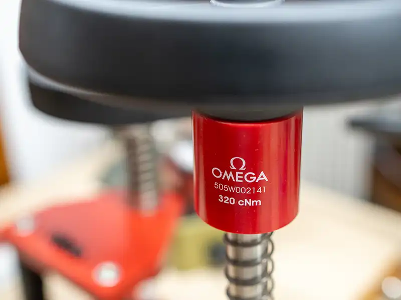 Outil Omega – The Watch Lab Genève Outil Omega professionnel utilisé dans l’atelier horloger de The Watch Lab Genève