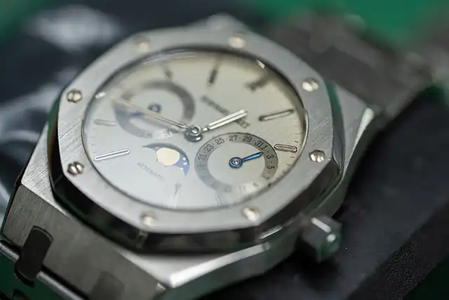 Watch restoration workshop in Geneva – The Watch Lab Genève