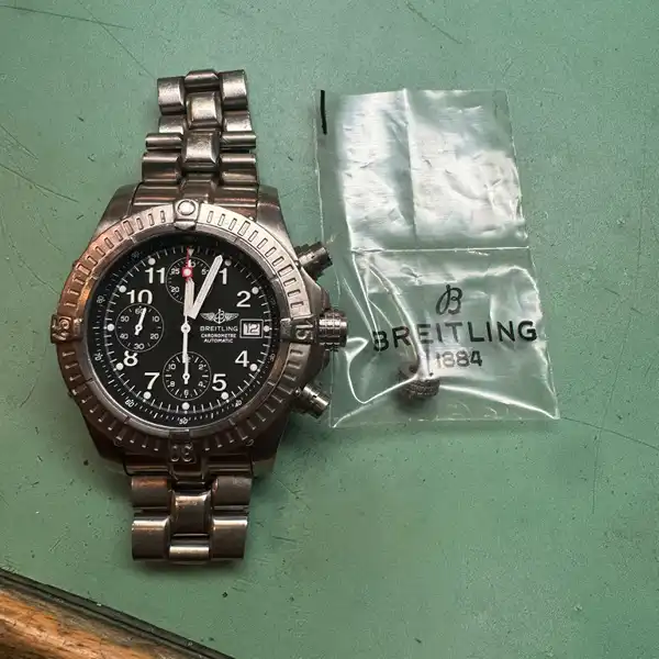 Breitling Avenger – chronographe remis en état Breitling Avenger après révision