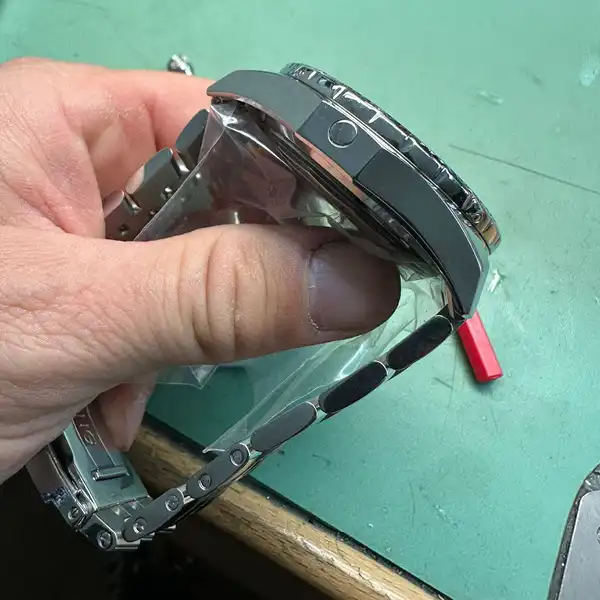 Breitling Bentley – boîtier restauré, angles préservés Profil de boîtier Breitling Bentley après remise en état