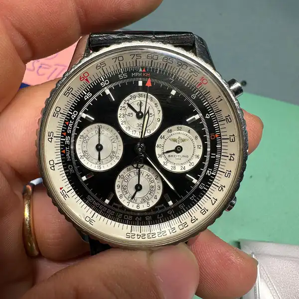 Breitling Navitimer Cosmonaute – avant remise en état Breitling Navitimer Cosmonaute sur l’établi