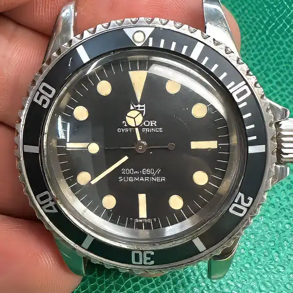 Tudor Oyster Prince Submariner à cadran noir avec bracelet Rolex